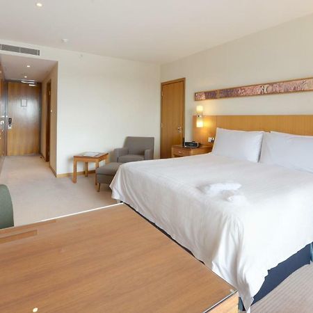 לונדון Canary Riverside Plaza Hotel מראה חיצוני תמונה A room at the hotel