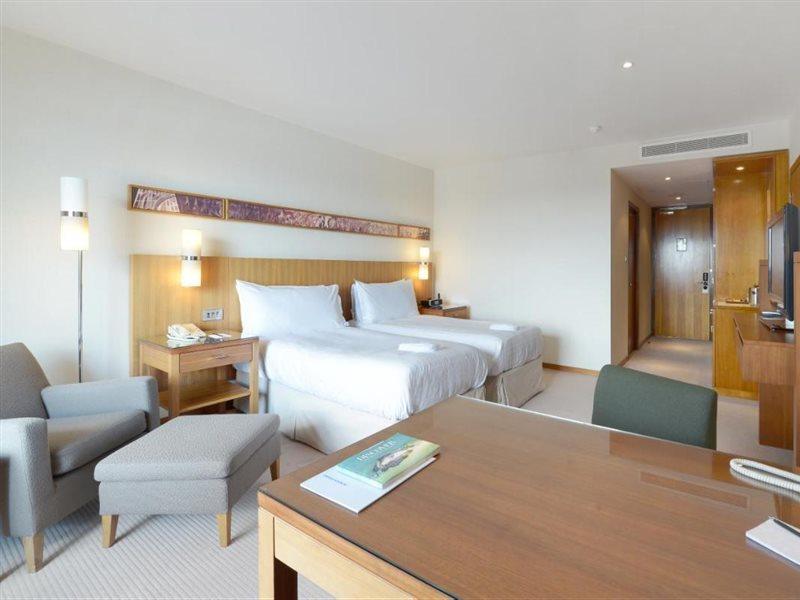 לונדון Canary Riverside Plaza Hotel מראה חיצוני תמונה A room at the hotel
