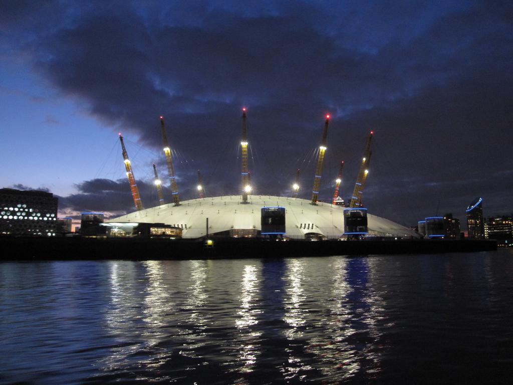 לונדון Canary Riverside Plaza Hotel מראה חיצוני תמונה The O2, London