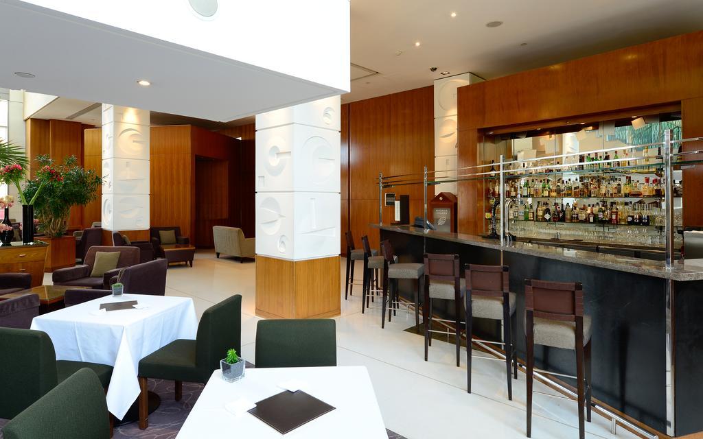 לונדון Canary Riverside Plaza Hotel מראה חיצוני תמונה The bar at the restaurant